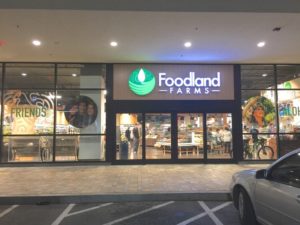 アラモアナ FoodLand が旅行者に便利な理由