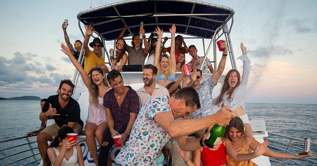 You are currently viewing 7 Tips for Choosing The Best Hawaii Booze Cruise